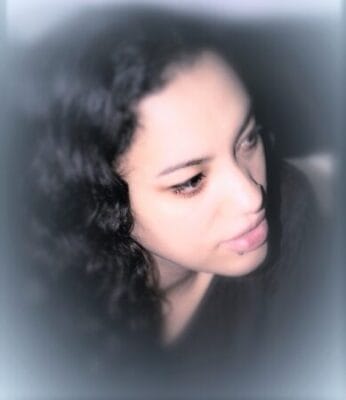 Image d'un portrait avec des retouches pour donner plus de valeur.